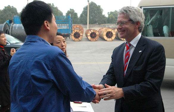 荷蘭萊瓦頓市政府代表團(tuán)一行來江蘇上上電纜集團(tuán)考察