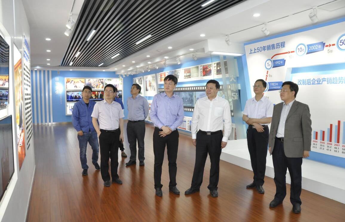 2017年5月16日，南京工業(yè)大學(xué)副校長喬旭來上上電纜參觀指導(dǎo)