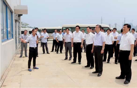 常州市委書記閻立一行來上上集團督查西廠區(qū)三期項目建設