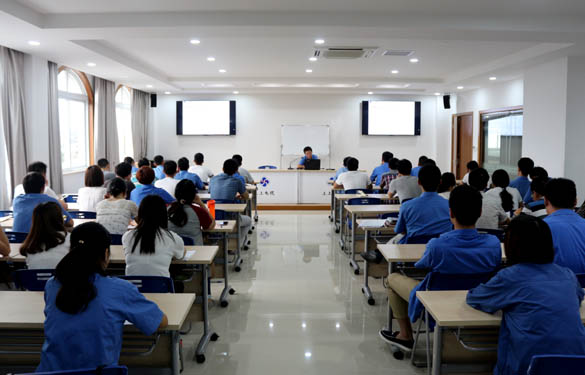 上上電纜2015年新進大學生轉(zhuǎn)型培訓班成功舉辦