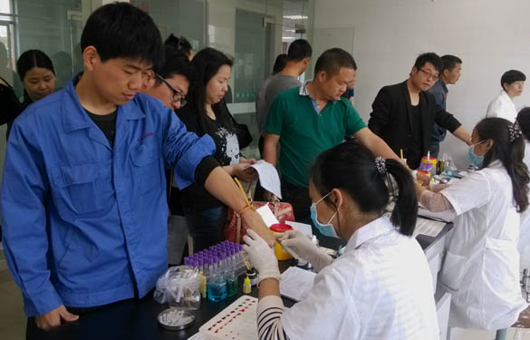 迎“五四”獻(xiàn)愛心，上上掀起獻(xiàn)血熱潮