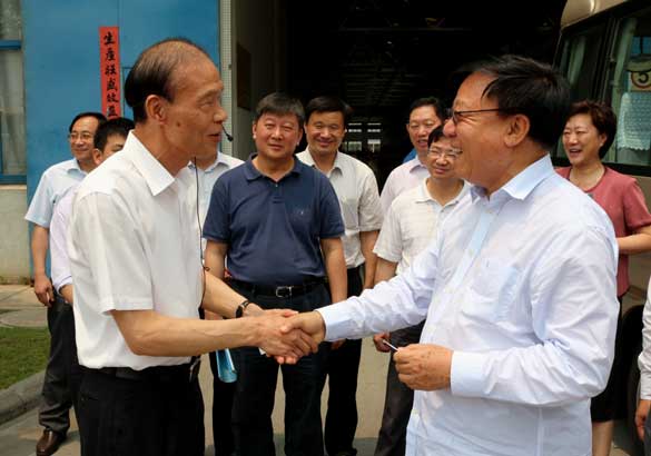 中央黨的群眾路線教育實踐活動第三巡回督導組來上上集團調(diào)研