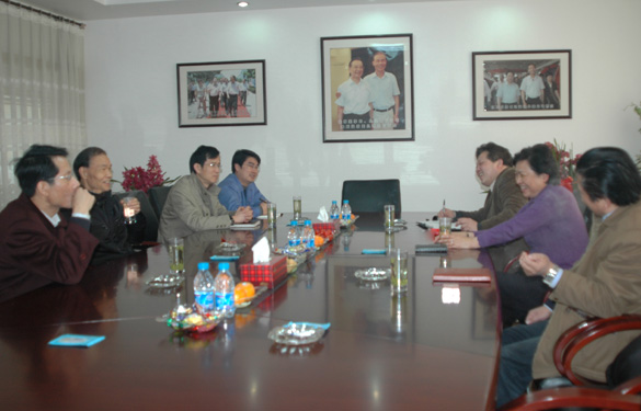 上海電纜研究所、電纜行業(yè)協(xié)會(huì)專家、領(lǐng)導(dǎo)來上上集團(tuán)參觀考察