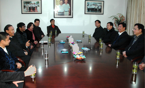 溧陽(yáng)市委書(shū)記盛建良一行來(lái)上上集團(tuán)走訪慰問(wèn)