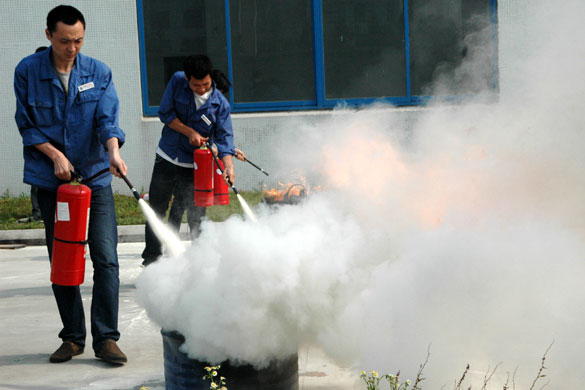 江蘇上上電纜集團舉行消防知識培訓(xùn)和模擬演練