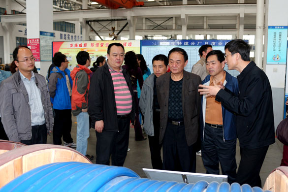 4月25日，常州市發(fā)改委領(lǐng)導(dǎo)一行30余人來上上電纜參觀