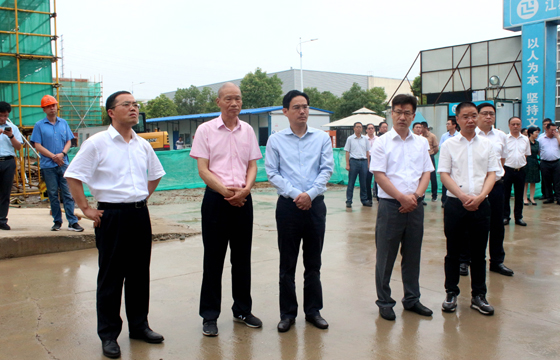 市領(lǐng)導調(diào)研上上電纜特種電纜項目