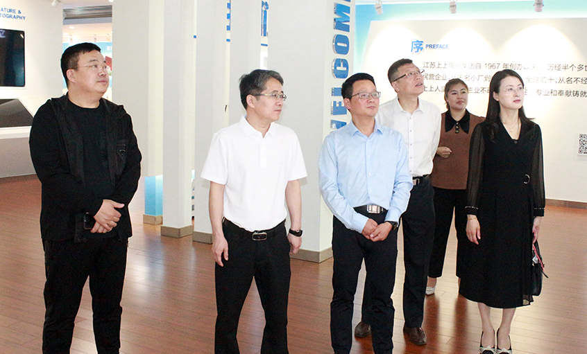 葫蘆島市龍港區(qū)區(qū)委常委、統(tǒng)戰(zhàn)部部長揣寶迎一行來上上電纜調(diào)研